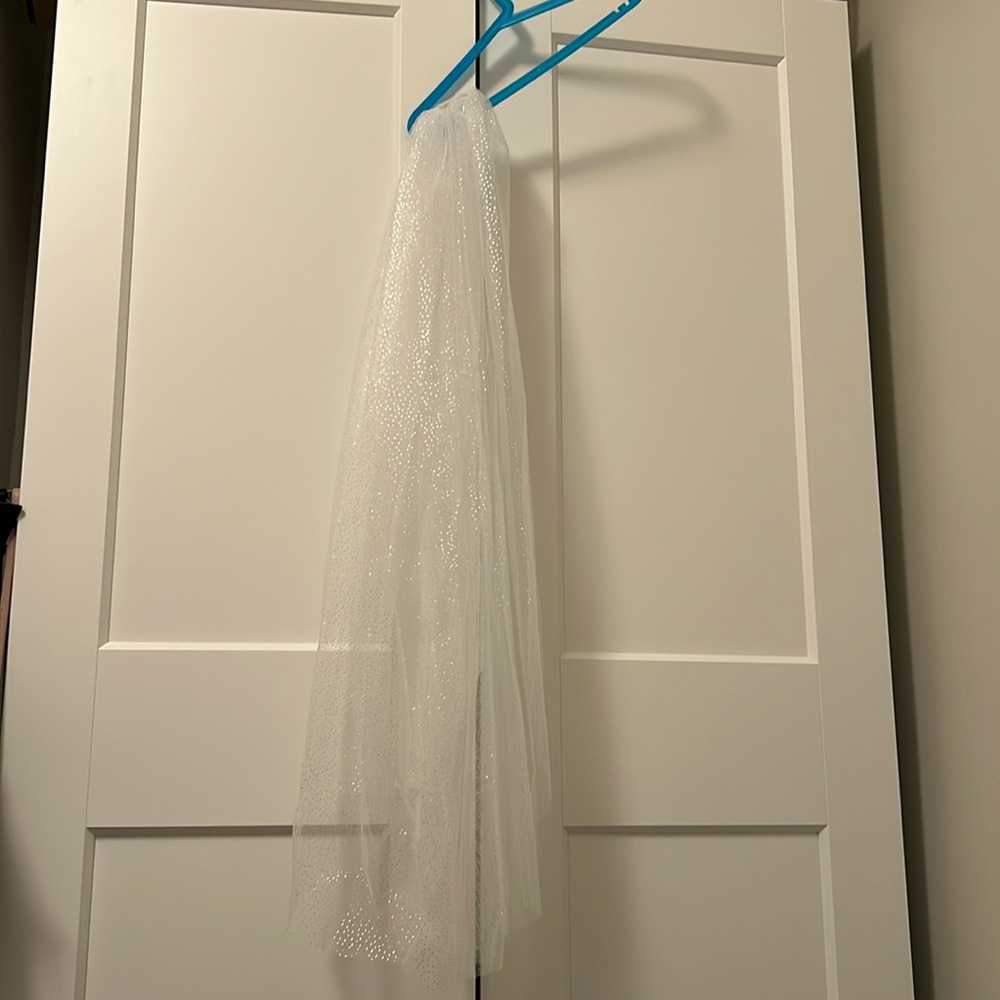 Glitter veil